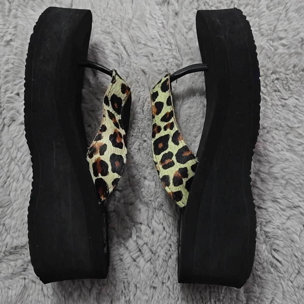 Reef Y2K black animan print platforms sandals size 7